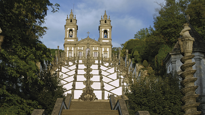 玛夫拉皇家建筑[Mafra] 和位于布加拉[Braga] 的耶稣朝圣所[Bom Jesus