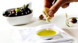 Olives, bread and olive oil
Photo: Nuno Correia