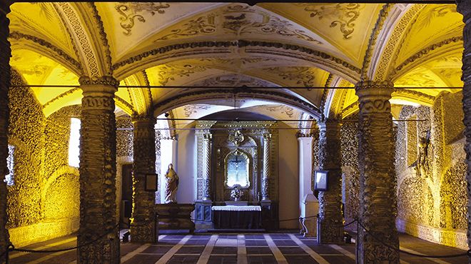 Capela dos Ossos, Evora
Lieu: Igreja São Francisco_Capela dos Ossos_Évora
Photo: Alentejo Promotion Office Capela dos Ossos, Evora
Lieu: Igreja São Francisco_Capela dos Ossos_Évora
Photo: Alentejo Promotion Office