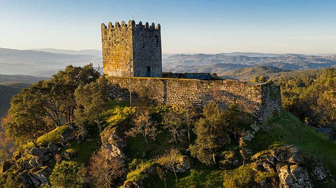 Castelo de Arnoia
Lieu: Arnoia - Celorico de Basto
Photo: Rota do Românico