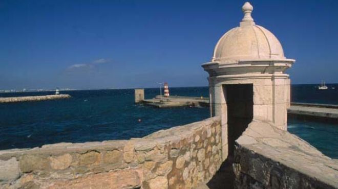 Forte da Ponta da Bandeira
場所: Lagos
写真: Arquivo Turismo de Portugal