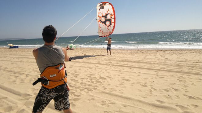 Gustykite - Escolas Kitesurf
場所: Costa da Caparica
写真: Gustykite - Escolas Kitesurf