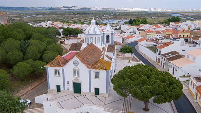 Igreja de Nossa Senhora dos Mártires
Ort: Castro Marim
Foto: C. M. Castro Marim Igreja de Nossa Senhora dos Mártires
Ort: Castro Marim
Foto: C. M. Castro Marim