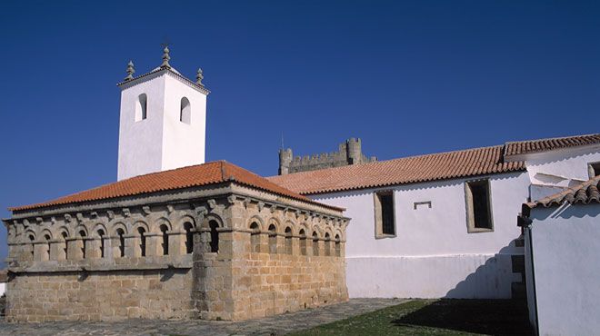 Domus Municipalis
場所: Bragança
写真: Turismo de Portugal