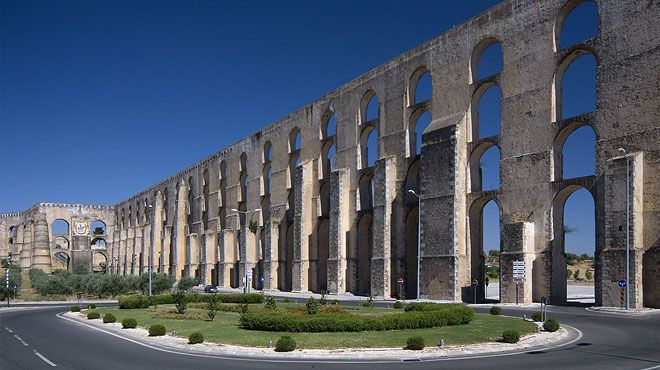 Aqueduto da Amoreira
場所: Elvas