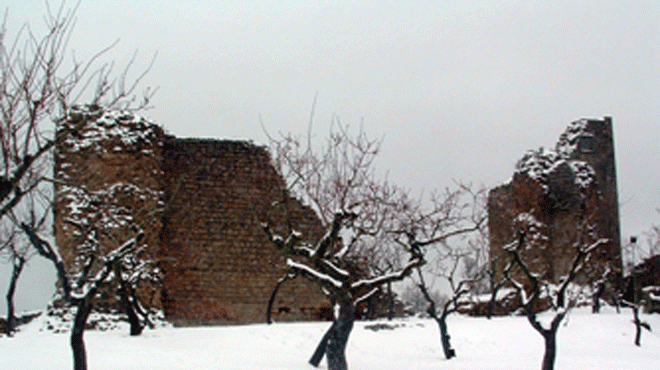 Castelo de Miranda do Douro (vestígios)