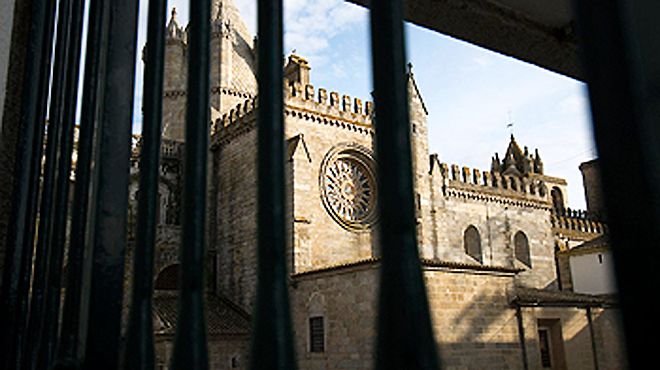 Entre a Sé de Évora e o Largo das Portas de Moura