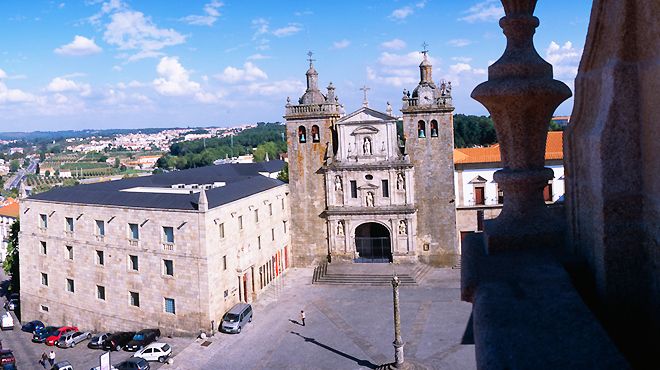 O Claustro da Sé de Viseu O Claustro da Sé de Viseu
