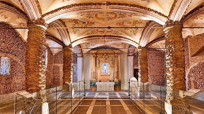 Tours Évora Genuína_Capela dos Ossos
場所: Évora
写真: Tours Évora Genuína