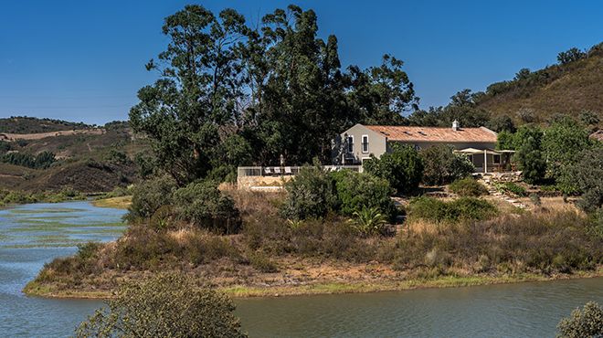 Riverhouse Riverhouse