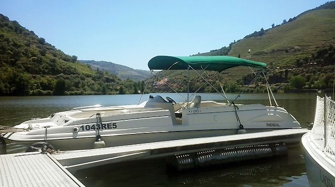 Douro Vintage Boat Trips
場所: Alijó