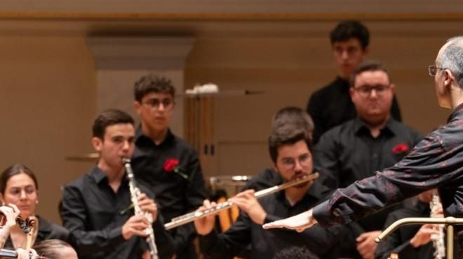 Rzewski e Shostakovich – Jovem Orquestra Portuguesa
場所: BOL
写真: DR