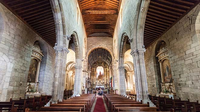 Igreja de Nossa Senhora da Oliveira
場所: Guimarães
写真: Shutterstock_saiko3p