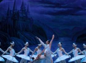 Swan Lake – Classic Stage (Paredes)