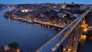 Vista noturna sobre o rio e a cidade
Luogo: Porto
Photo: Município do Porto