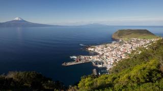 São Jorge: the island of fajãs