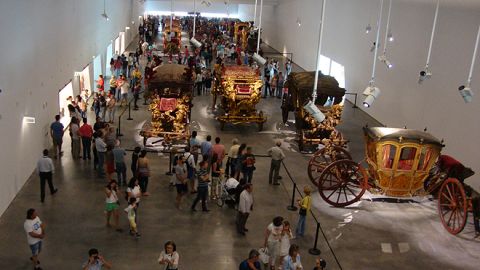 Museu Nacional dos Coches, Lugar, projeto e Obra