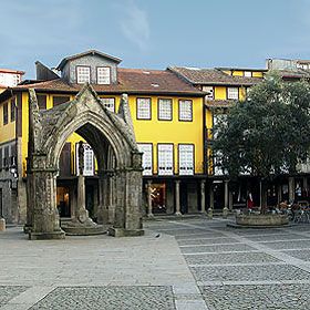 Largo Nossa Senhora da OliveiraLugar GuimarãesFoto: Associação de Turismo do Porto