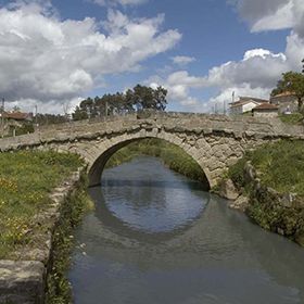 Ponte de EspindoPlaats: Meinedo - LousadaFoto: Rota do Românico
