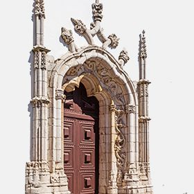 Igreja de Santa Maria de MarvilaМесто: SantarémФотография: Shutterstock_StockPhotosArt