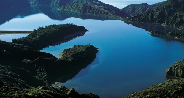 Lagoa do Fogo em S. Miguel
場所: Açores
写真: Maurício de Abreu